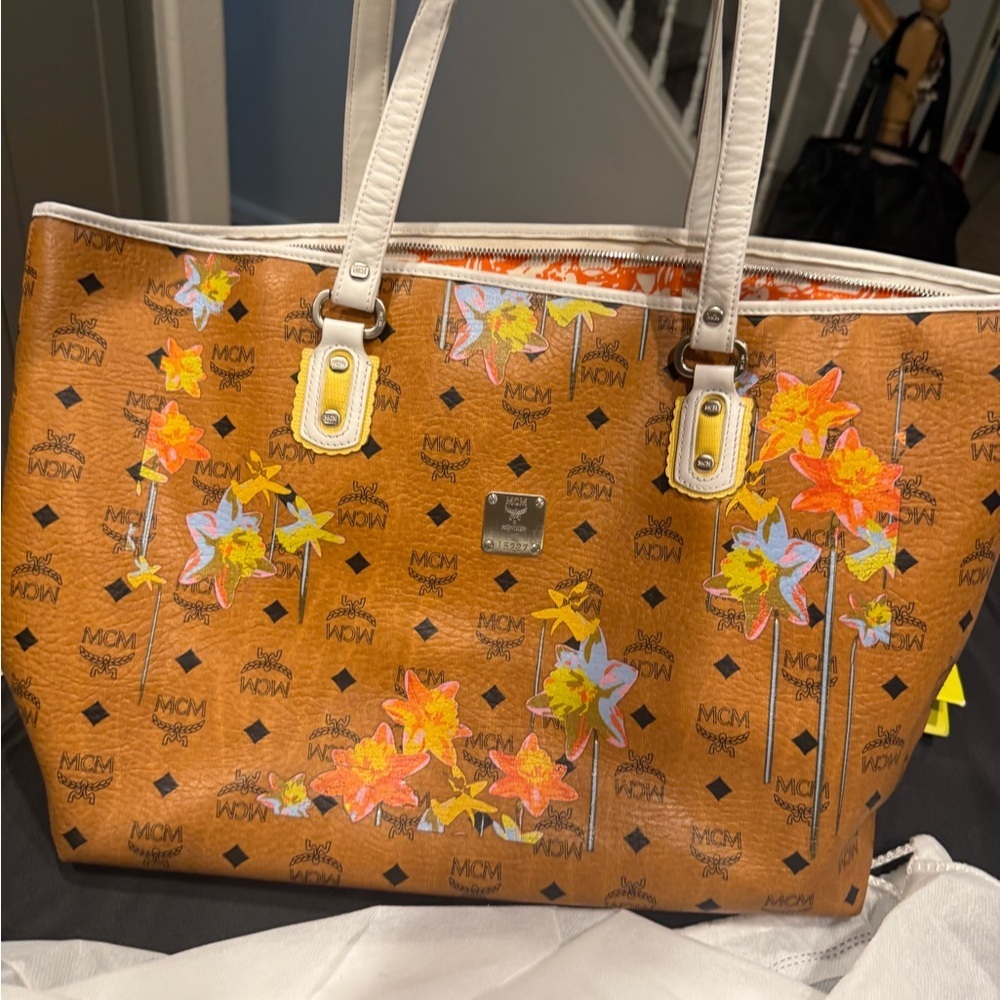MCM Visetos Floral Print Medium GM Essential Zip Top Shopper Tote Cognac